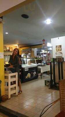 Salotto Italy's Smile Restaurant & Pizzeria