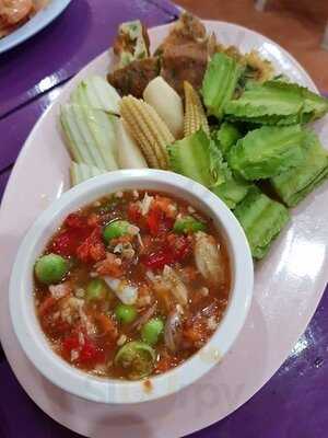 ร้านอาหาร โรจน์ซีฟู้ด