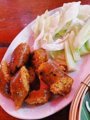 ขนมจีน ต้นก้ามปู