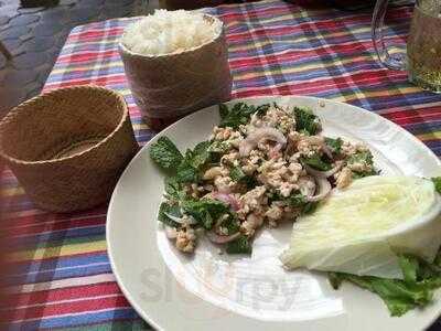 ครัวร่มไม้