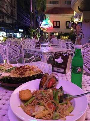 กัลลิเวอร์ ผับแอนด์เรสเตอรองท์