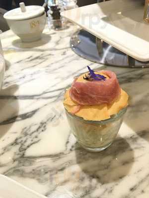 ทไวนิงส์ ที บูติค