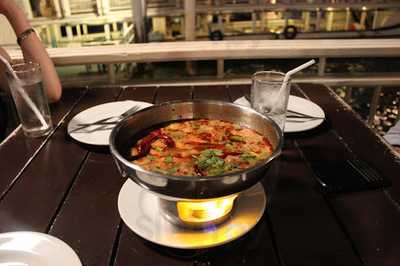 กินลมชมสะพาน