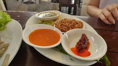 กินลมชมสะพาน