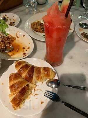 Hapa Bar And Restaurant