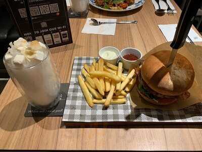 The Coffee Club - Holiday Inn Express Sathorn