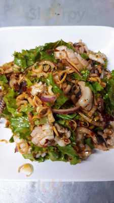 Rabbit Bar & Restaurant