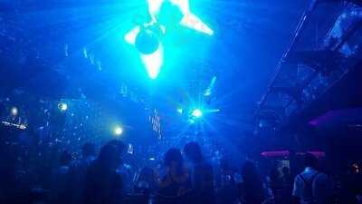 ดิฟเฟอร์ผับออนเดอะบีช