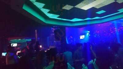 ดิฟเฟอร์ผับออนเดอะบีช