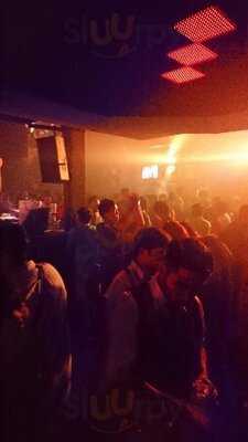 ดิฟเฟอร์ผับออนเดอะบีช