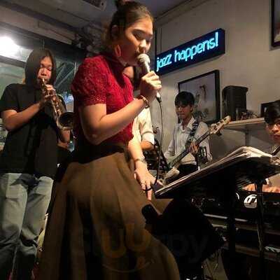 แจ็สแฮปเพนด์บาร์