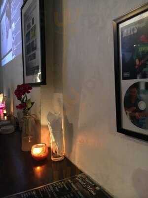 แจ็สแฮปเพนด์บาร์