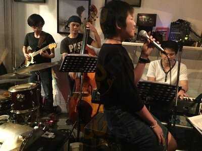 แจ็สแฮปเพนด์บาร์