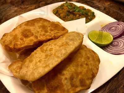 ทีพาร์ทเนอร์ เรสเตอรองท์ แอนด์ คอฟฟี่ช็อป