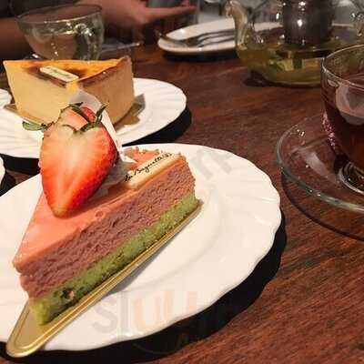 La Baguette French Bakery