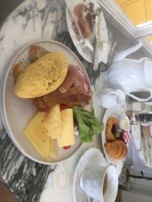 La Baguette French Bakery