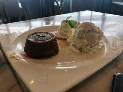 Audrey Cafe Des Fleurs