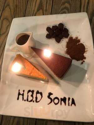 Audrey Cafe Des Fleurs