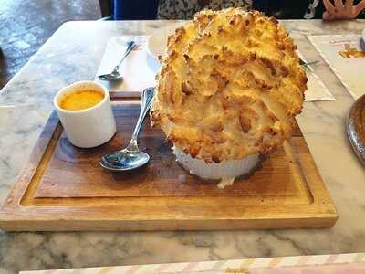 Audrey Cafe Des Fleurs