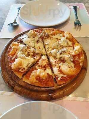 Audrey Cafe Des Fleurs