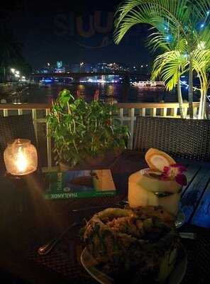 Aquatini Riverside Bar & Restaurant