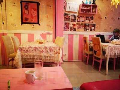 โคเนโกะ โนะ ชิริ คาเฟ่