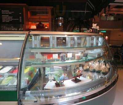 Landmark Hotel Bakery And Cafe