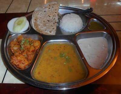 รอยัล อินเดียน ฮัท