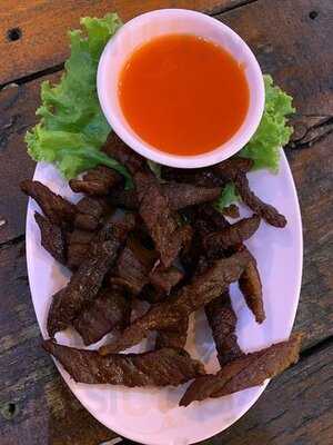 ลาบอุบล คนตระการ