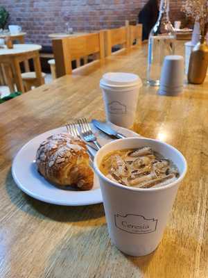 Size S Coffee & Bakery