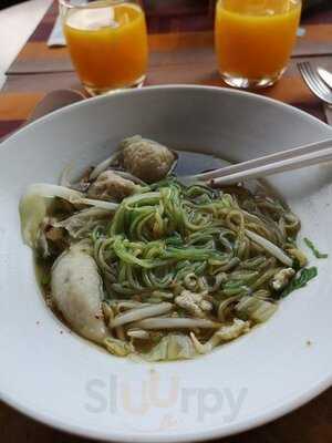 Crave Wine Bar & Restaurant @aloft Bangkok