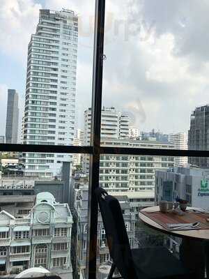 Crave Wine Bar & Restaurant @aloft Bangkok