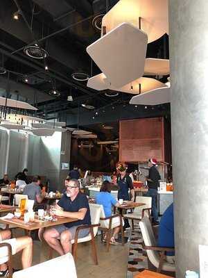 Crave Wine Bar & Restaurant @aloft Bangkok