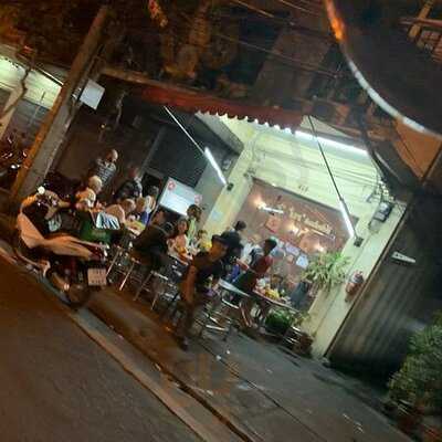 Ann Guay Tiew Kua Gai