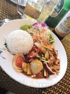 Buranee Bar & Bistro