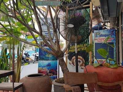 Slow Restaurant And Wine Bar