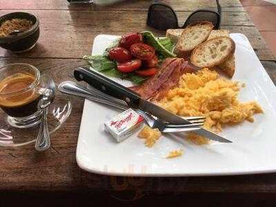 Slow Restaurant And Wine Bar