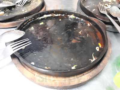 ข้าวขาหมูเจริญแสง