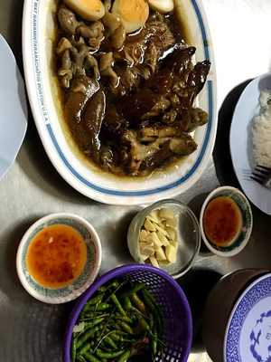 ข้าวขาหมูเจริญแสง