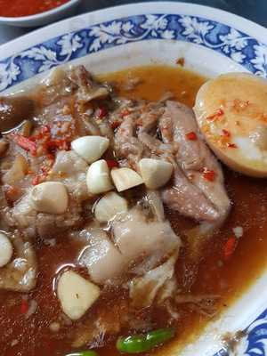 ข้าวขาหมูเจริญแสง