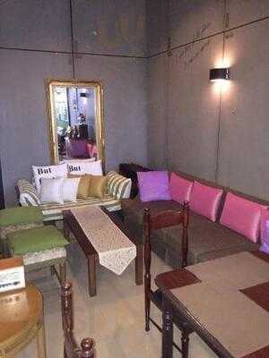 นอกกระชาน