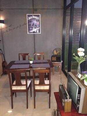 นอกกระชาน