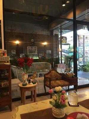 นอกกระชาน