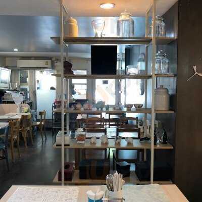 มู๋มู๋ อีทเทอรี