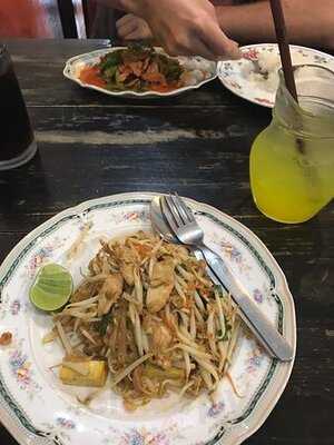 มูน เฮ้าส์ เรสเตอรองท์