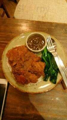 ฟาร์ม ทู เทเบิ้ล ไฮด์เอ้าท์