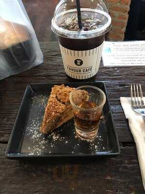 Favour Cafe'