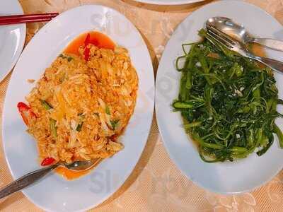 ภัตตาคาร จันทร์เพ็ญ