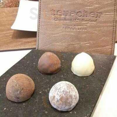 ทอยซ์เชอร์ช็อกโกแลต  