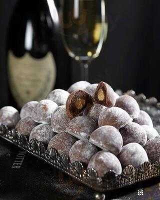 ทอยซ์เชอร์ช็อกโกแลต  